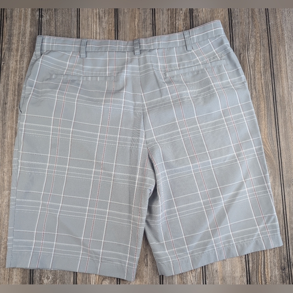 Izod Golf Shorts Size 38 Gray Red Stripe - Picture 2 of 8